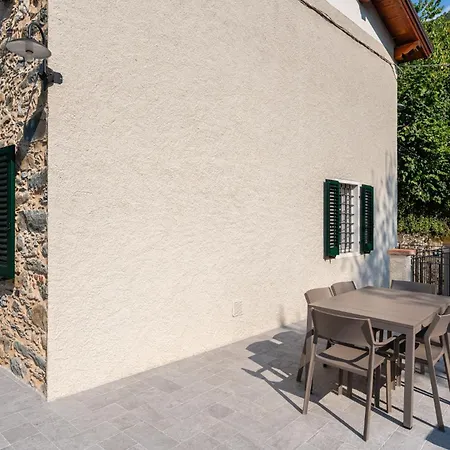 Charming Tuscan Stone House Pescaglia